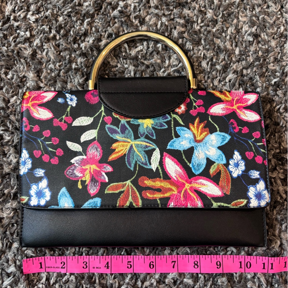 Mellow World Vibrant Clutch